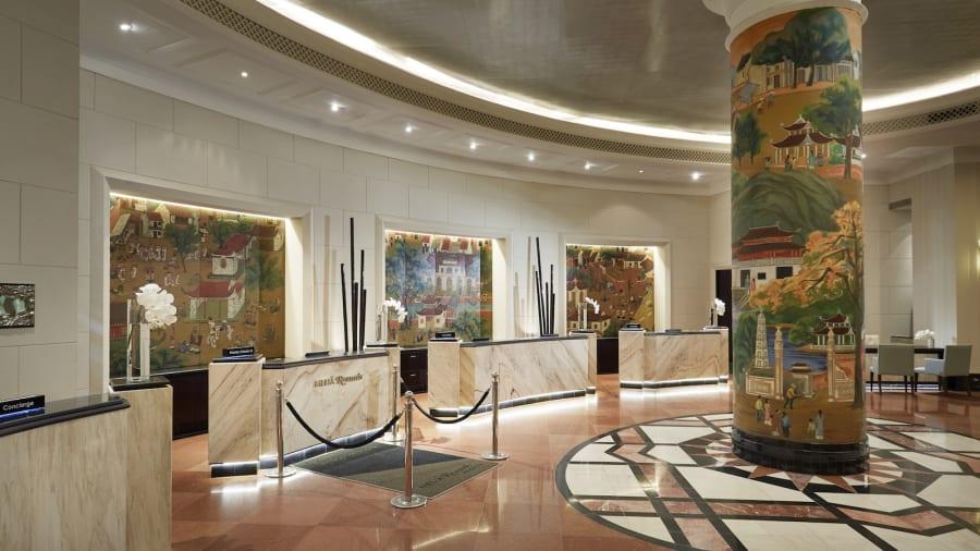 Marble and paintings in rich color dominate the decor of the lobby of the Melia Hotel Hanoi. (Photo provided to chinadaily.com.cn)