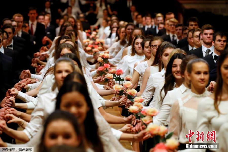 Dancers of the State Opera Ballet perform in the ballroom during the dress rehearsal for the traditional Vienna Opera Ball at the Wiener Staatsoper (Vienna State Opera), in Vienna, Austria, Feb. 27 2019. The Vienna Opera Ball takes place on 28 February. (Photo/Agencies)