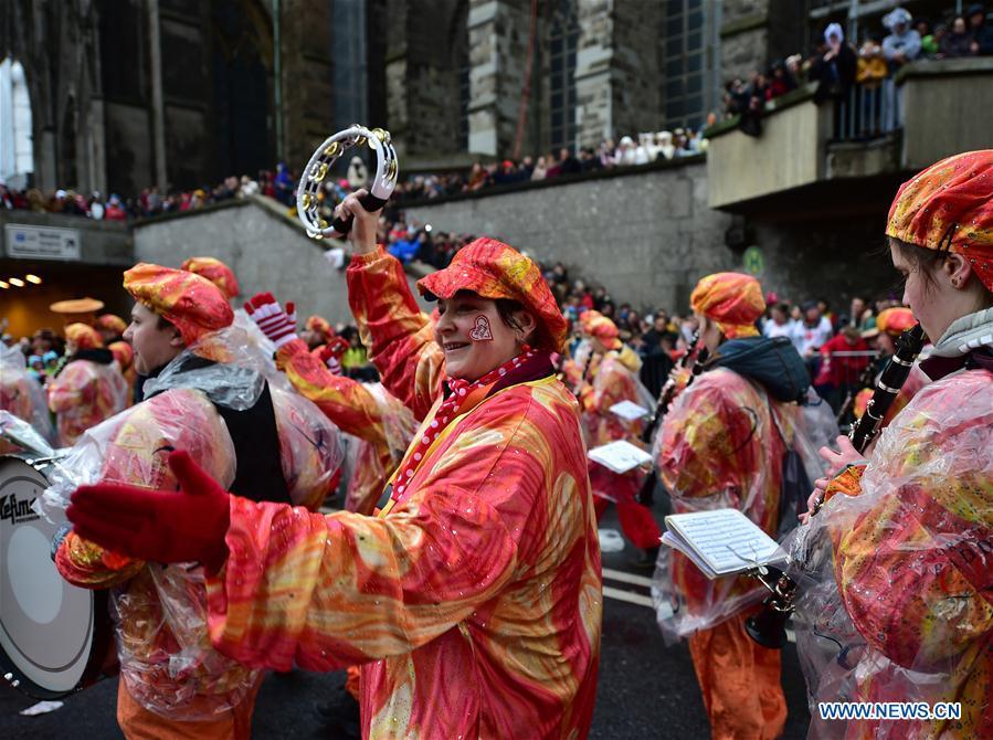 Revelers take part in the Rose Monday carnival parade in Cologne, Germany, on March 4, 2019. The Rose Monday parade marks the high point of Cologne\'s annual carnival. (Xinhua/Lu Yang)