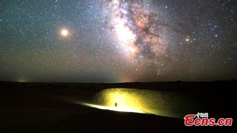 The stars in the sky observed at the Mars Camp in Lenghu Town, Northwest China\'s Qinghai Province, March 5, 2019. The camp is named for its unique Yadan landforms, or dry areas with wind erosion landscape. (Photo: China News Service/Ye Ziyi)