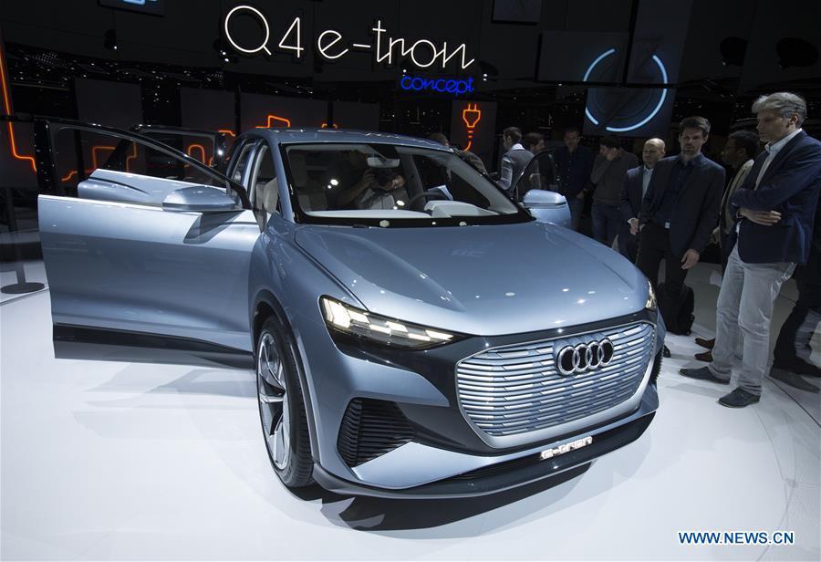 Photo taken on March 6, 2019 shows the Audi Q4 e-tron concept at the 89th Geneva International Motor Show in Geneva, Switzerland. Electric cars and hybrid cars are highlights at this year\'s Geneva International Motor Show, which will open to the public from March 7 to 17. (Xinhua/Xu Jinquan)