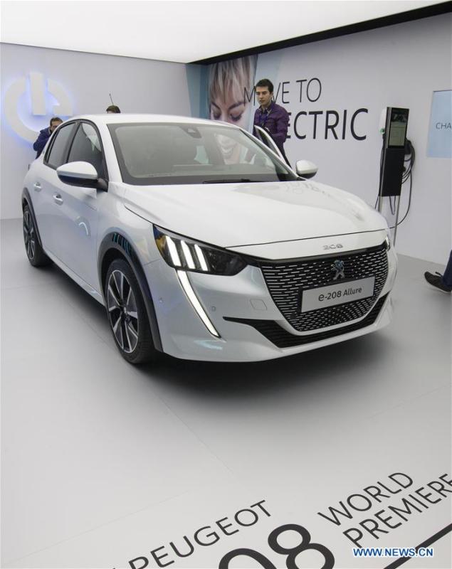 Photo taken on March 6, 2019 shows the New Peugeot e-208 Allure at the 89th Geneva International Motor Show in Geneva, Switzerland. Electric cars and hybrid cars are highlights at this year\'s Geneva International Motor Show, which will open to the public from March 7 to 17. (Xinhua/Xu Jinquan)