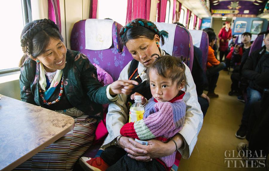 Ever since it first started running, the train from Lhasa to Xigaze has extended the \