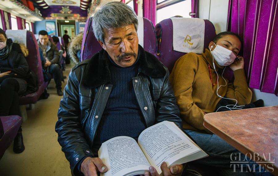 Ever since it first started running, the train from Lhasa to Xigaze has extended the \