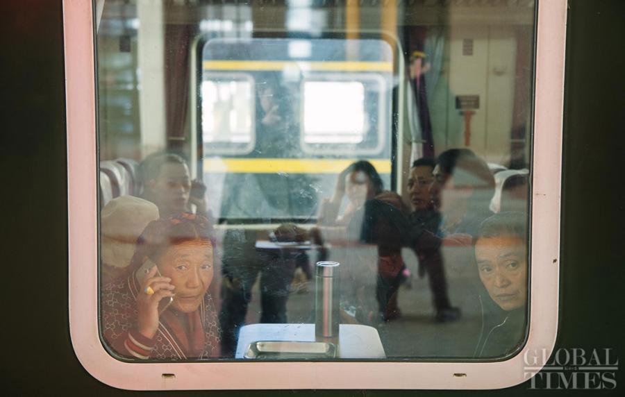 Ever since it first started running, the train from Lhasa to Xigaze has extended the \