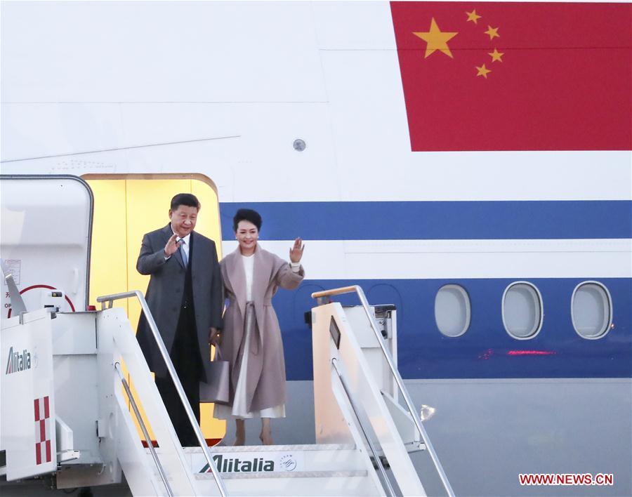 Chinese President Xi Jinping (L) and his wife Peng Liyuan disembark from the airplane upon their arrival in Rome, Italy, on March 21, 2019. Xi arrived in Rome Thursday for a state visit to Italy to map out the future of the bilateral relationship and move it into a new era. (Xinhua/Wang Ye)