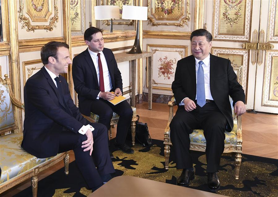 Chinese President Xi Jinping (R) holds talks with his French counterpart Emmanuel Macron (L) at the Elysee Palace in Paris, France, March 25, 2019. (Xinhua/Xie Huanchi)