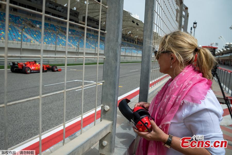 Corinna Schumacher watches the first testing of her son, German Formula 2 driver Mick Schumacher, for Formula One team Scuderia Ferrari at the Sakhir circuit near Manama, Bahrain, Apr. 2, 2019.  (Photo/Agencies)