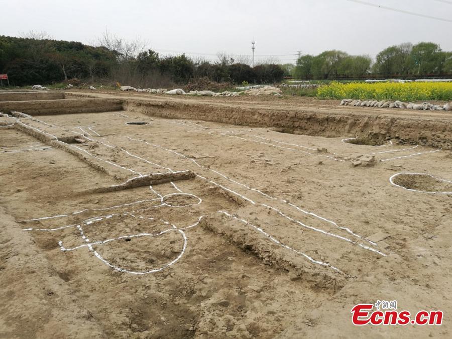 A view of an excavation at the Huangsipu ruins in Yangshe Town, Zhangjiagang City, Jiangsu Province, April 2, 2019. Archaeologists have agreed the ruins are where Jianzhen, a Buddhist monk in the Tang Dynasty (618-907), set off to visit Japan in his sixth, and also final, attempt to do so. Nanjing Museum has organized six excavations at the site since 2008, discovering remains of a bridge, a house and a well dating back to the Tang and Song dynasties. Huangsipu is considered to have been an important port on the lower reaches of the Yangtze River. (Photo: China News Service/Zhong Sheng)