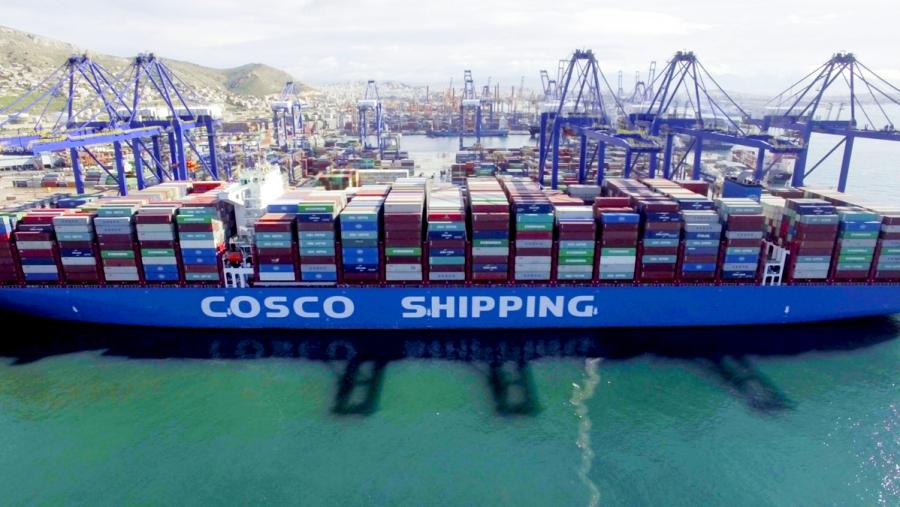 The Cosco Shipping Taurus docks at Piraeus on Feb. 26, 2018. (Photo/Xinhua)
Piraeus Port is the largest port in Greece. On Aug 10, 2016, COSCO Shipping (Hong Kong) Co Ltd, a subsidiary of China COSCO Shipping Group, became a controlling shareholder of the port and started operating the facility.

Around 290 million euros are expected to be invested by the company for the expansion of a cruise terminal, improvement of a ship repair wharf and a new multi-storey garage of roll-on roll-off ship wharf.

The port, as an important meeting point of the Silk Road Economic Belt and the 21st Century Maritime Silk Road, has become one of the fastest-growing container ports in the world in recent years.

Under the joint operation of Chinese and Greek enterprises, the port\'s infrastructure conditions and operational capabilities have been greatly improved. The freight hub has become increasingly prominent, not only providing more jobs, but also promoting local economic development and becoming a model of win-win cooperation under the Belt and Road Initiative.