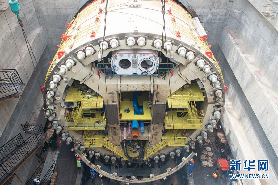 Intensive work to build the No 1 tunnel of the Jakarta-Bandung high-speed railway station Halim is underway round-the-clock to assemble a huge tunnel boring machine on March 20, 2019. (Photo/Xinhua)
The 142-km Jakarta-Bandung high-speed railway, connecting the Indonesian capital Jakarta with Bandung, is now under construction, after China and Indonesia signed an agreement in October 2015 to establish a joint venture to build and operate it.

As a part of the Belt and Road Initiative projects in Indonesia, the high-speed railway is the first to use China\'s high-speed railway standards, technologies and equipment on a foreign line.

It being constructed and operated by a China-Indonesia consortium of firms led by China Railway Corp and Indonesian state-owned PT Wijaya Karya Tbk, and is to be funded mainly by loans from China Development Bank.

The high-speed rail, the first of its kind in Southeast Asia, will have a maximum design speed of 350 km/h and is capable of transport passengers and goods within 45 minutes between Jakarta and Bandung.