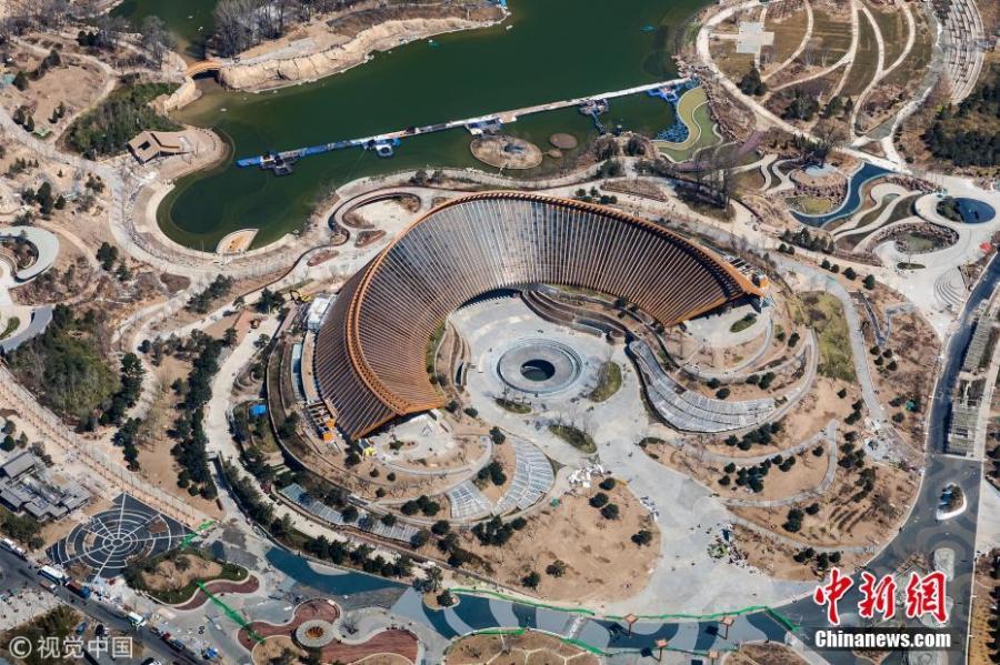 Aerial photo captures the stunning views of the site of Beijing\'s International Horticultural Exposition 2019, including main hall and gardens decorated by blooming flowers and flourishing trees, April 5, 2019. (Photo/VCG)