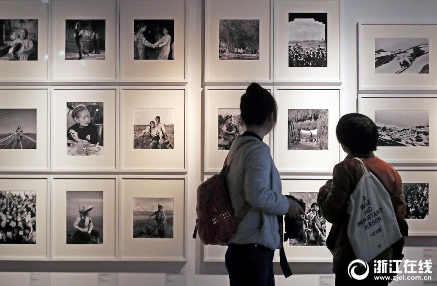 A photo exhibition honoring the 70th anniversary of the founding of People\'s Republic of China opens at the art museum of the China Academy of Art in Hangzhou, Zhejiang Province, on April 3. (Photo/zjol.com.cn)

A photo exhibition honoring the 70th anniversary of the founding of People\'s Republic of China kicked off at the art museum of the China Academy of Art (CAA) in Hangzhou, Zhejiang Province, on April 3.

Titled \
