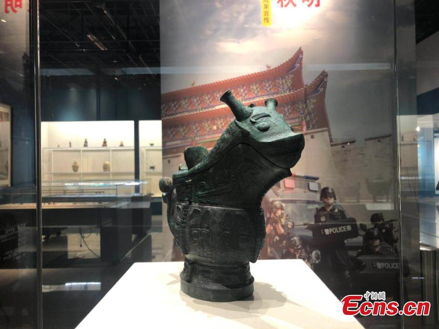 Cultural relics on display at a ceremony in Shanxi Province, April 9, 2019. Shanxi police handed over 12,633 cultural relics seized in campaigns combating all kinds of crimes related to antiquities since 2018 to the Shanxi Provincial Cultural Relics Bureau on Tuesday, including 73 first-class state relics. (Photo: China News Service/Li Tingyao)
