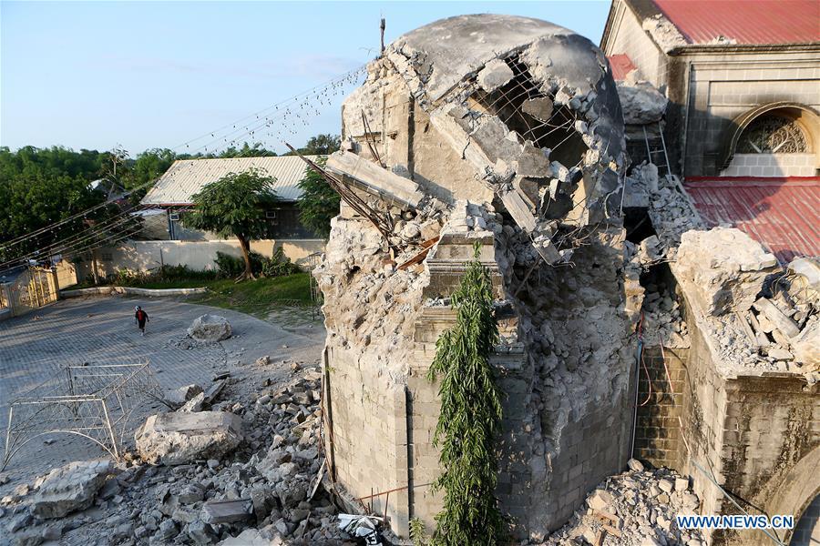 A damaged church is seen after an earthquake in Pampanga Province, the Philippines, April 23, 2019. The death toll from the 6.1-magnitude earthquake that struck the Philippines\' main Luzon Island rose to nine, local officials said on Tuesday. (Xinhua/Rouelle Umali)