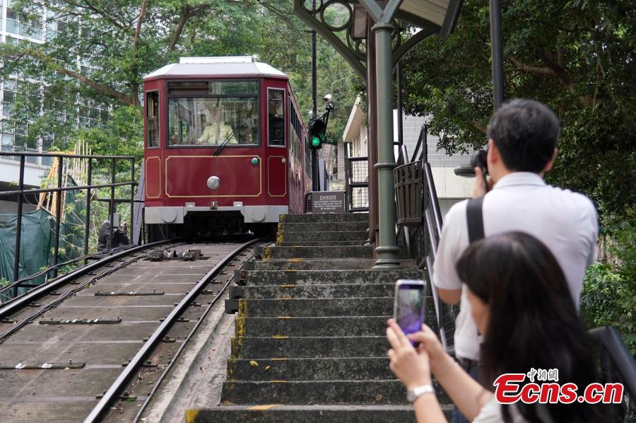A view of Hong Kong\'s Peak Tram, one of the world\'s oldest and most famous funicular railways, April 22, 2019. A project to upgrade the tram will involve a significant investment of HK$684 million, replacing the current tram cars, which have a capacity of 120 passengers, with new 210-passenger tram cars. The first suspension of the Peak Tram service will begin on April 23 and last approximately two to three months. (Photo: China News Service/Zhang Wei)