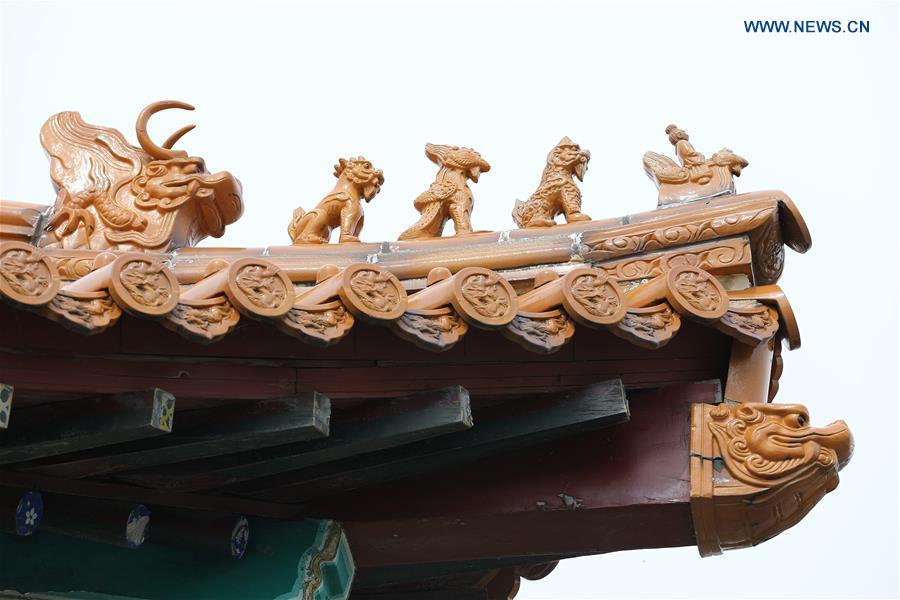 Photo taken on April 18, 2019 shows a view at the Encho-en garden in Tottori, Japan. Covering an area of about 10,000 square meters, Encho-en is one of the biggest full-scaled Chinese-style garden in Japan. It was built in 1995 to show the friendship between Tottori and north China\'s Hebei Province. The designing and materials procurement and processing took place in China. The main building was shop-assembled in China before the final assembly in Japan. All these steps were supervised by Chinese engineers. (Xinhua/Du Xiaoyi)