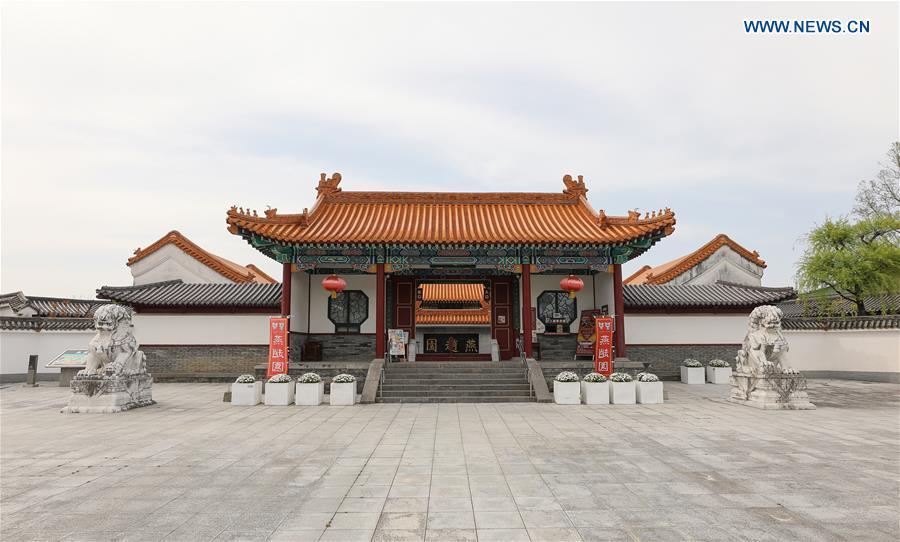 Photo taken on April 18, 2019 shows the entrance of the Encho-en garden in Tottori, Japan. Covering an area of about 10,000 square meters, Encho-en is one of the biggest full-scaled Chinese-style garden in Japan. It was built in 1995 to show the friendship between Tottori and north China\'s Hebei Province. The designing and materials procurement and processing took place in China. The main building was shop-assembled in China before the final assembly in Japan. All these steps were supervised by Chinese engineers. (Xinhua/Du Xiaoyi)