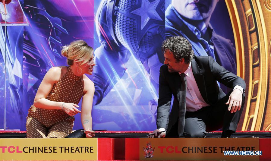 Actress Scarlett Johansson (L) and actor Mark Ruffalo attend their print ceremony in the forecourt of the TCL Chinese Theater in Los Angeles, the United States, April 23, 2019. The cast of Marvel Studios \