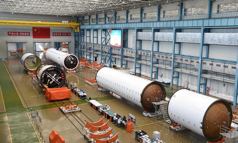 The assembly and test workshop for China\'s Long March-5 rocket in the new generation launch vehicle industrialization base in Tianjin. April 24 is China\'s Space Day. China plans to launch the third of its large carrier rocket Long March-5 in July. The second Long March-5 rocket was launched from the Wenchang Space Launch Center in the southern province of Hainan on July 2, 2017, but a malfunction occurred less than six minutes after lift-off. (Photo provided by China Aerospace Science and Technology Corp.)