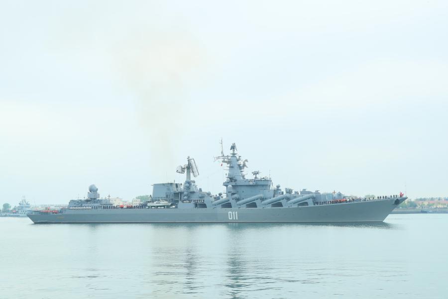The guided missile cruiser Varyag, the flagship vessel of Russia\'s Pacific Fleet, arrives at Qingdao Port for a joint naval exercise on Monday, April 29, 2019. China and Russia will hold the Joint Sea 2019 naval exercise near Qingdao from April 29 until May 4. (Photo/China Plus)