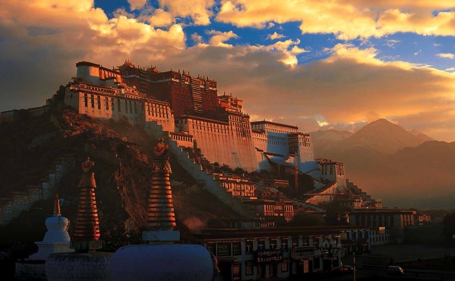 The Potala Palace in Lhasa, Tibet.   (Photo provided to chinadaily.com.cn)