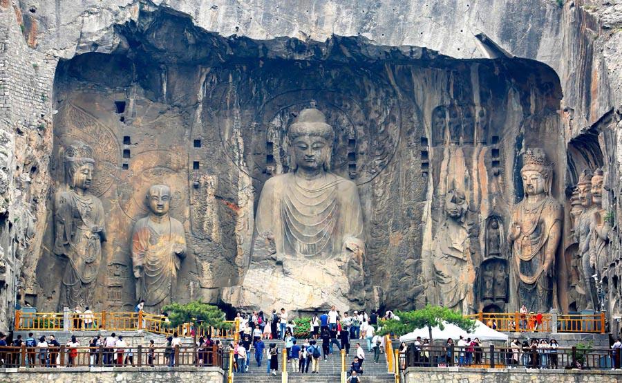 Longmen Grottoes in Luoyang city, Central China\'s Henan Province.  (Photo provided to chinadaily.com.cn)