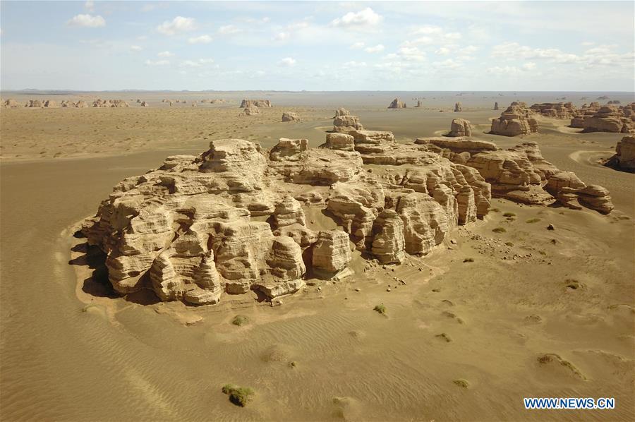 Aerial photo taken on May 8, 2019 shows the scenery of Dunhuang Yardang National Geopark after a rain in Dunhuang, northwest China\'s Gansu Province. (Xinhua/Fan Peishen)