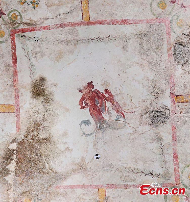 Photo shows paintings on the walls in the newly discovered room of the Nero Domus Aurea, in Rome. (VCG/PARCO ARCHEOLOGICO DEL COLOSSEO)