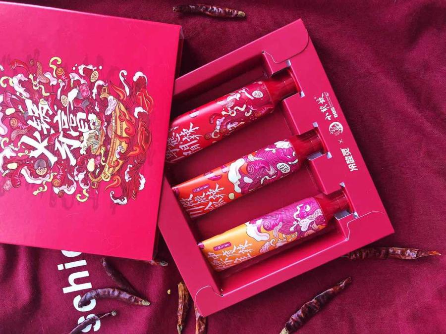 A hot pot-flavored toothpaste developed by a Chongqing dental care company has attracted huge public interest.