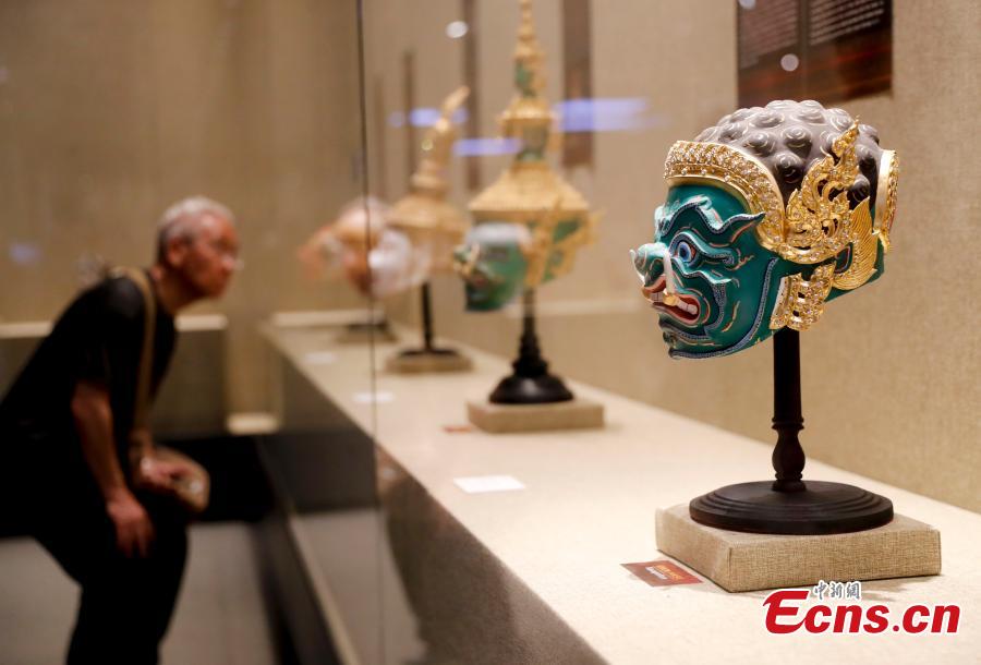Photo taken on May 16, 2019 shows an exhibition of intangible cultural heritages from Asia at the National Library of China in Beijing as part of the ongoing Conference on Dialogue of Asian Civilizations. More than 60 craftsmen from 13 Asian countries and regions are displaying traditional works such as puppets from Sri Lanka, Persian carpets from Iran and costumes from the Philippines. (Photo: China News Service/Du Yang)