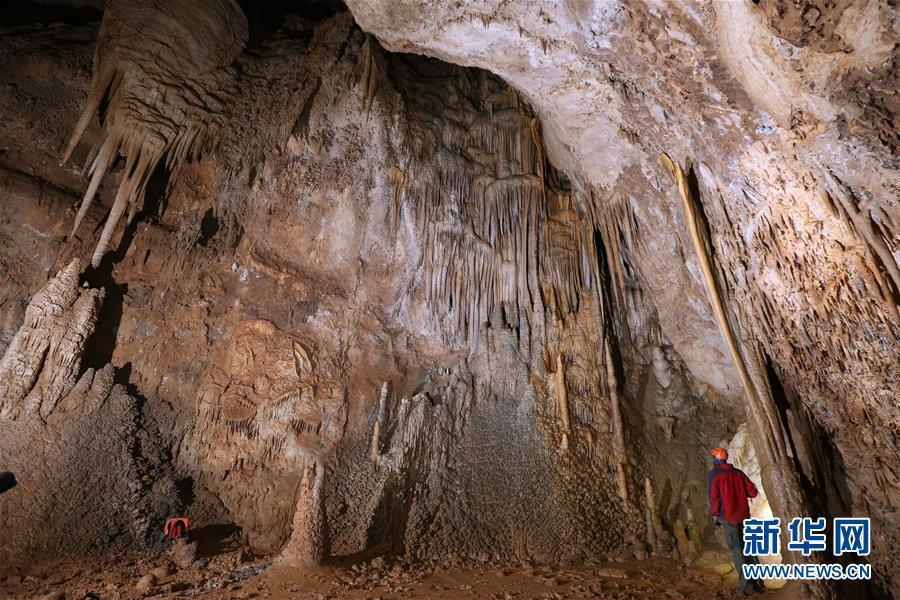 With a maximum depth of 340 meters, the Didonghe Tiankeng is the largest in Chanjiayan Tiankeng Group in Ningqiang County. (Photo/Xinhua)
