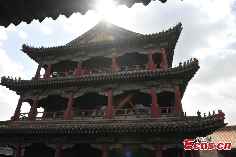 Phoenix Tower, a well-known ancient building at the Shenyang Palace Museum, reopened to the public on Tuesday. Located in the capital city of northeast China\'s Liaoning Province, Phoenix Tower is one of the most important buildings of the Shenyang Palace Museum. Built between 1627 and 1635 in the Qing Dynasty, the three-story building with a gable and hip roof was the tallest site in the ancient capital of Shengjing, now the northeastern city of Shenyang.
Its second and third floors had been closed since 1990 due to safety reasons.(Photo: China News Service/Yu Haiyang)