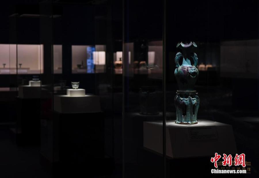 An exhibition on porcelain of the Yuan Dynasty (1271-1368) opened Tuesday at the National Museum of China (NMC) in Beijing. A total of 96 collections from a number of museums across China, including the NMC, are on display. The dynasty, established by Mongolian Emperor Kublai Khan, grandson of Genghis Khan, was well known for producing high-quality blue and white porcelain. The exhibition will run for two months.(Photo: China News Service/Yu Guanchen)