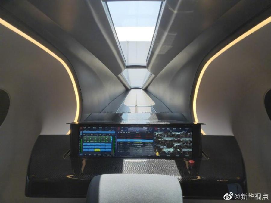 China rolled off production line a prototype magnetic-levitation train with a top speed of 600 km per hour in the eastern city of Qingdao on May 23, 2019. The debut of China\'s first high-speed maglev train testing prototype marks a major breakthrough for the country in high-speed maglev transit system. (Photo/Xinhua)