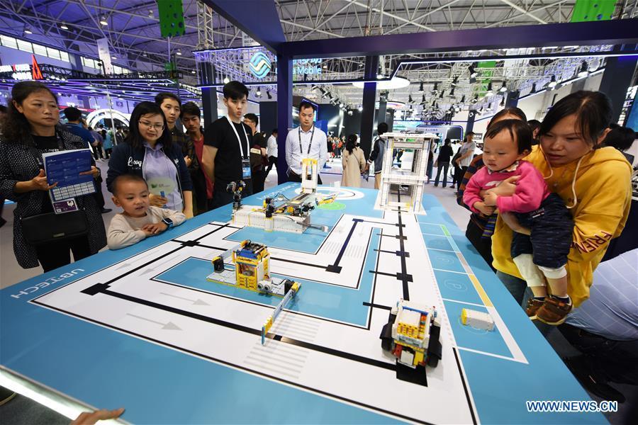 Visitors are seen during China International Big Data Industry Expo 2019 in Guiyang, southwest China\'s Guizhou Province, May 26, 2019. The expo on big data opened Sunday in Guizhou Province, focusing on the latest innovation of the technology and its applications. The four-day expo will be attended by 448 enterprises from 59 countries and regions, according to the organizing committee. (Xinhua/Yang Wenbin)