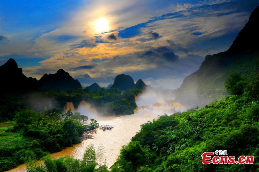 Recent rainstorms create rolling torrents of water at the Detian Falls in Daxin County, Chongzuo City, Southwest China’s Guangxi Zhuang Autonomous Region, May 27, 2019. As the largest cross-border waterfall in Asia, Detian Falls straddle the border between China and Vietnam. (Photo: China News Service/Yang Huwang)
