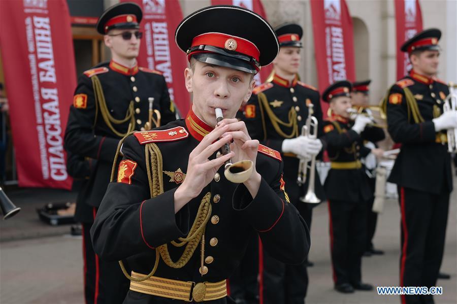 Cadets of Moscow Military Music College perform near the Kazansky train station to celebrate the Children\'s day in Moscow, Russia, June 1, 2019. (Xinhua/Evgeny Sinitsyn)