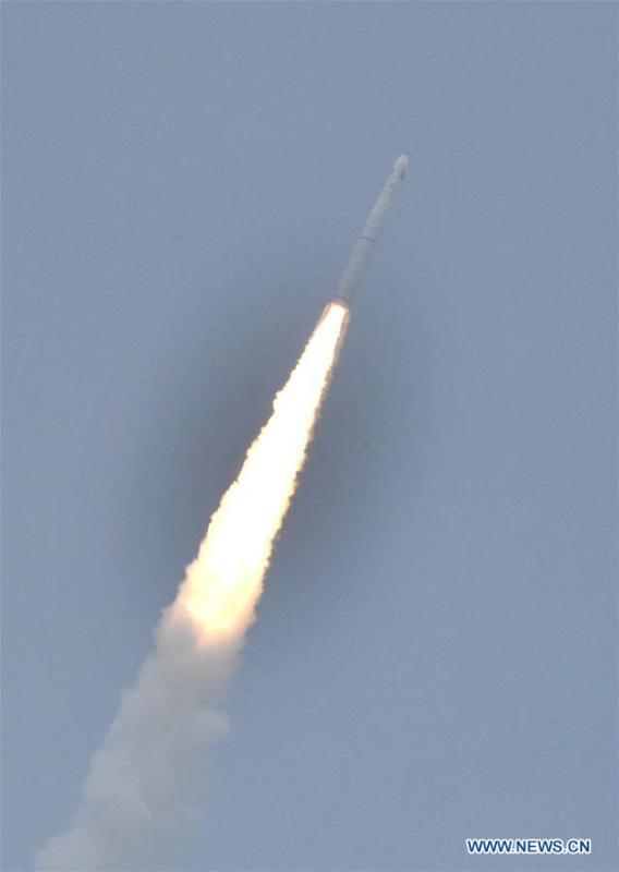 A Long March-11 solid propellant carrier rocket is launched from a mobile launch platform in the Yellow Sea off east China\'s Shangdong Province, June 5, 2019. China successfully launched a rocket from a mobile launch platform in the Yellow Sea off Shandong Province on Wednesday, sending two technology experiment satellites and five commercial satellites into space. A Long March-11 solid propellant carrier rocket blasted off at 12:06 p.m. from the mobile platform. It is China\'s first space launch from a sea-based platform and the 306th mission of the Long March carrier rocket series. (Xinhua/Zhu Zheng)