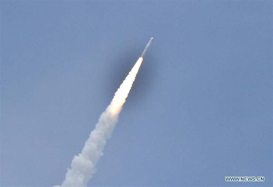 A Long March-11 solid propellant carrier rocket is launched from a mobile launch platform in the Yellow Sea off east China\'s Shangdong Province, June 5, 2019. China successfully launched a rocket from a mobile launch platform in the Yellow Sea off Shandong Province on Wednesday, sending two technology experiment satellites and five commercial satellites into space. A Long March-11 solid propellant carrier rocket blasted off at 12:06 p.m. from the mobile platform. It is China\'s first space launch from a sea-based platform and the 306th mission of the Long March carrier rocket series. (Xinhua/Zhu Zheng)