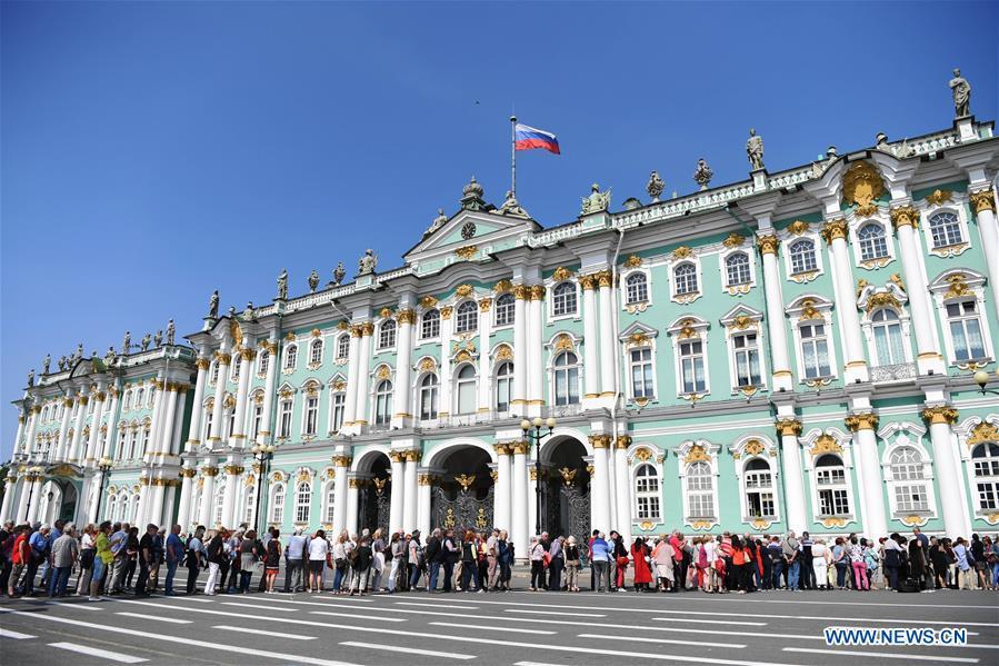 Tourists line up to visit the State Hermitage Museum in St. Petersburg, Russia, June 4, 2019. St. Petersburg is Russia\'s second largest city. (Xinhua/Sadat)