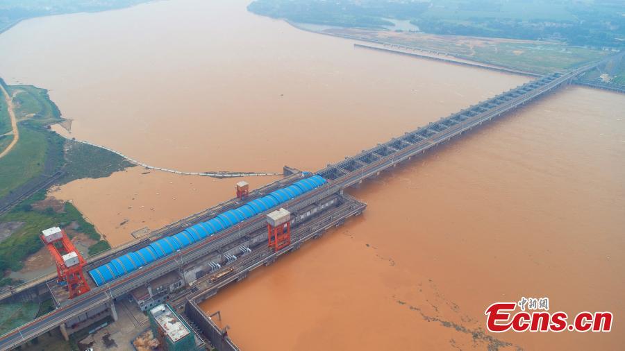 After days of strong rain, the Ganjiang River is in flood in Taihe County, East China’s Jiangxi Province, June 12, 2019. Parks and fields in the county were submerged, while roads were closed and electricity supplies cut. (Photo: China News Service/Deng Heping)