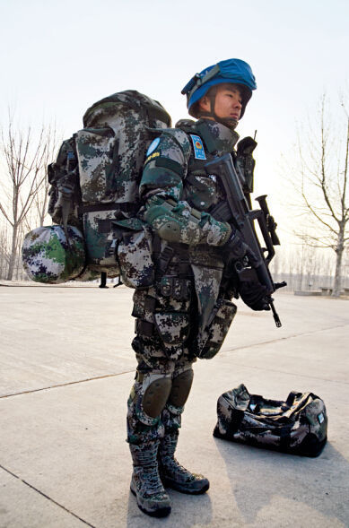 Portable individual equipment includes weapons, protection devices, field survival outfit and survival tools a total of 108 items and weighing 40.25 kg. Weapons: Type 92 5.8-mm pistol, Type 05 5.8-MM light submachine gun, Type 95-1 5.8-mm automatic rifle, Type 88 5.8-mm GPMG, Type 57 26-mm signal gun, Type 89 12.7-mm heavy machine gun, Type 88 5.8-mm sniper rifle, Taser, 38-mm automatic tear-gas launcher and Type 80 infantry rocket. Portable individual equipment includes weapons, protection devices, field survival outfit and survival tools a total of 108 items and weighing 40.25 kg. Weapons: Type 92 5.8-mm pistol, Type 05 5.8-MM light submachine gun, Type 95-1 5.8-mm automatic rifle, Type 88 5.8-mm GPMG, Type 57 26-mm signal gun, Type 89 12.7-mm heavy machine gun, Type 88 5.8-mm sniper rifle, Taser, 38-mm automatic tear-gas launcher and Type 80 infantry rocket.