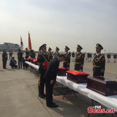 A ceremony is held to hand over the remains of 36 Chinese soldiers killed in the Korean War to China at the Incheon International Airport in Incheon, South Korea, March 31, 2016. This is the third time that South Korea has returned the remains of Chinese soldiers killed in the Korean War, more than 60 years after an armistice ended the fighting. (Photo: China News Service/Wu Xu) A ceremony is held to hand over the remains of 36 Chinese soldiers killed in the Korean War to China at the Incheon International Airport in Incheon, South Korea, March 31, 2016. This is the third time that South Korea has returned the remains of Chinese soldiers killed in the Korean War, more than 60 years after an armistice ended the fighting. (Photo: China News Service/Wu Xu)