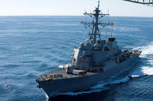 The guided-missile destroyer USS John S. McCain approaches the aircraft carrier USS George Washington for a fueling at sea in this December 5, 2010 handout photo courtesy of the US Navy. (Photo/VCG) The guided-missile destroyer USS John S. McCain approaches the aircraft carrier USS George Washington for a fueling at sea in this December 5, 2010 handout photo courtesy of the US Navy. (Photo/VCG)
