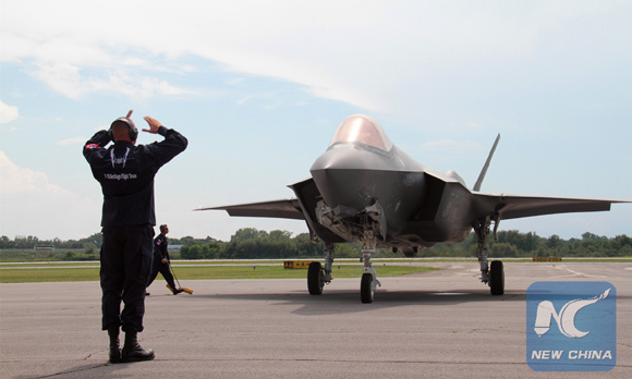 File photo shows that a fighter plane lands at Gary Jet Center, Chicago, the United States, Aug. 18, 2016. (Xinhua/Wang Ping) File photo shows that a fighter plane lands at Gary Jet Center, Chicago, the United States, Aug. 18, 2016. (Xinhua/Wang Ping)