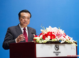 Li speaks at luncheon of China-Vietnam business community 