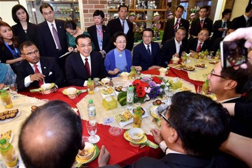 Premier Li visits Malacca to send message of peace