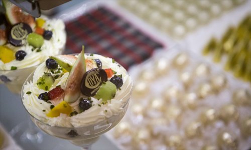 Luxury-branded restaurants should expand their sales model and add more diverse elements to their brand, experts say. (Photos: Li Hao/GT) Luxury-branded restaurants should expand their sales model and add more diverse elements to their brand, experts say. (Photos: Li Hao/GT)