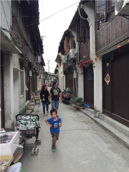 Nanzha, the southern area of Wuzhen in Zhejiang province, unlike other parts of the water town, still keeps its original look. Nanzha, the southern area of Wuzhen in Zhejiang province, unlike other parts of the water town, still keeps its original look.